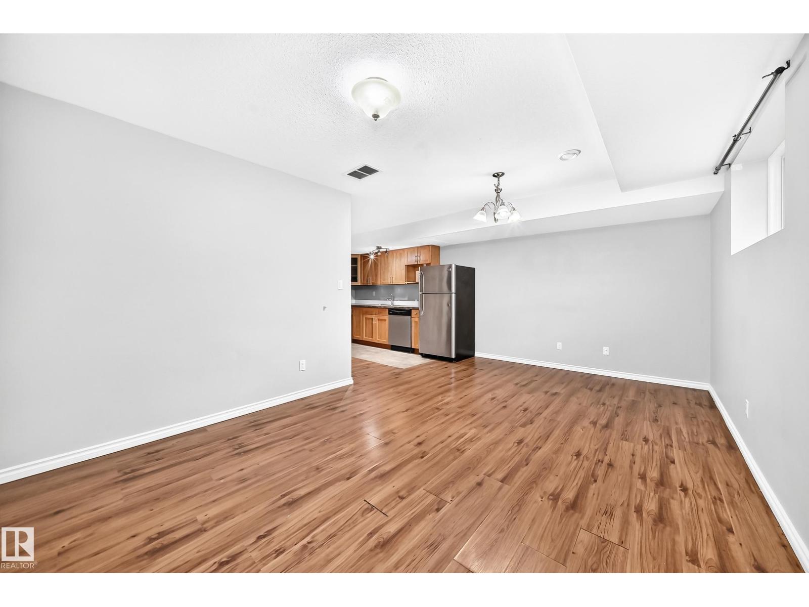 12124 122 ST NW - 27