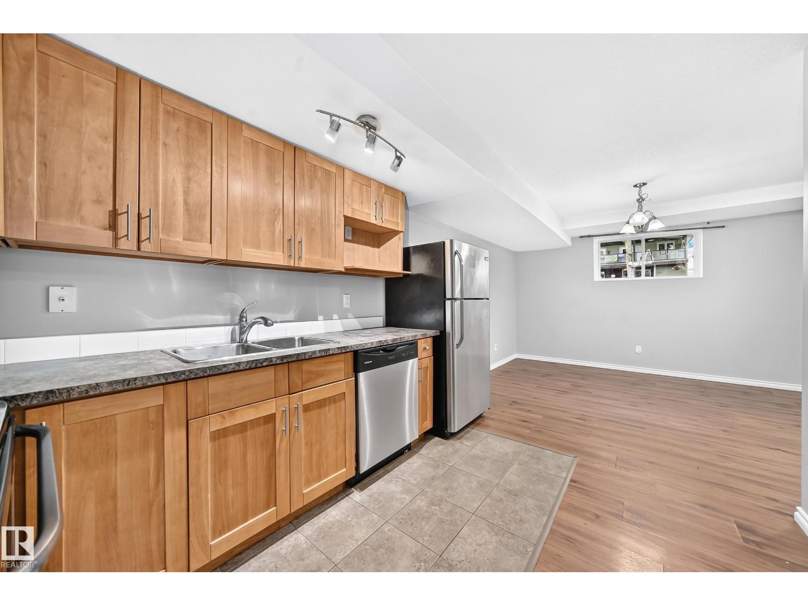 12124 122 ST NW - 29