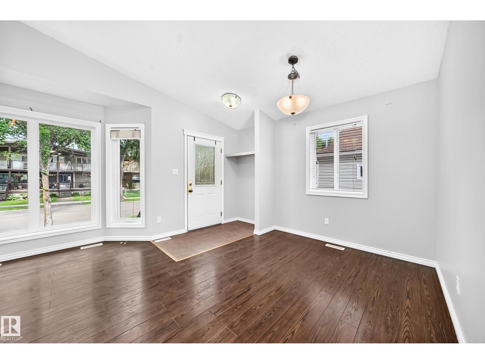 12124 122 ST NW - 3