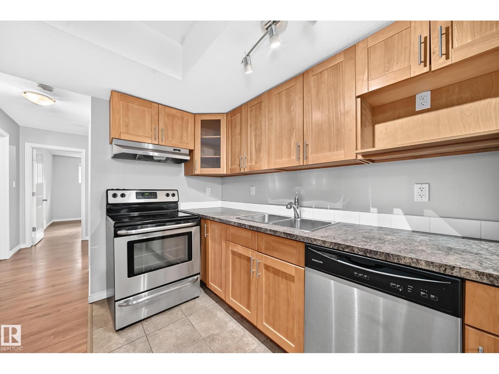 12124 122 ST NW - 30
