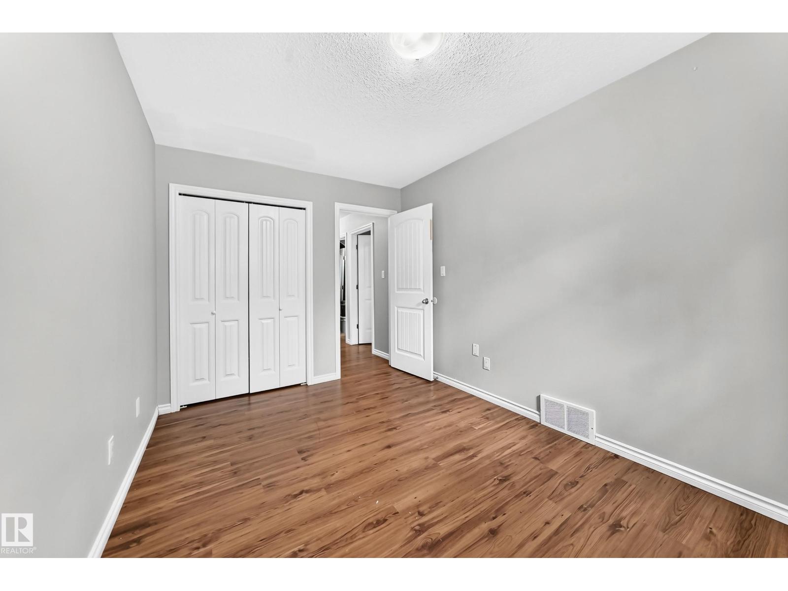 12124 122 ST NW - 32
