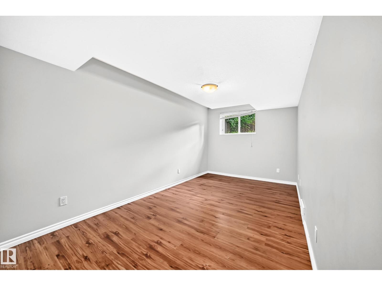 12124 122 ST NW - 33