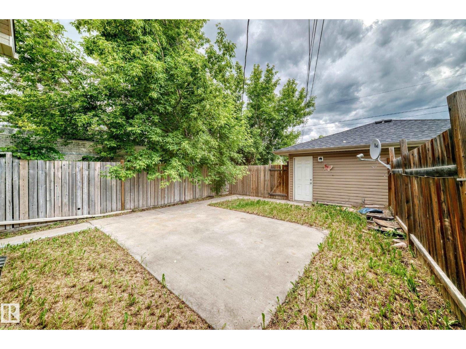 12124 122 ST NW - 43