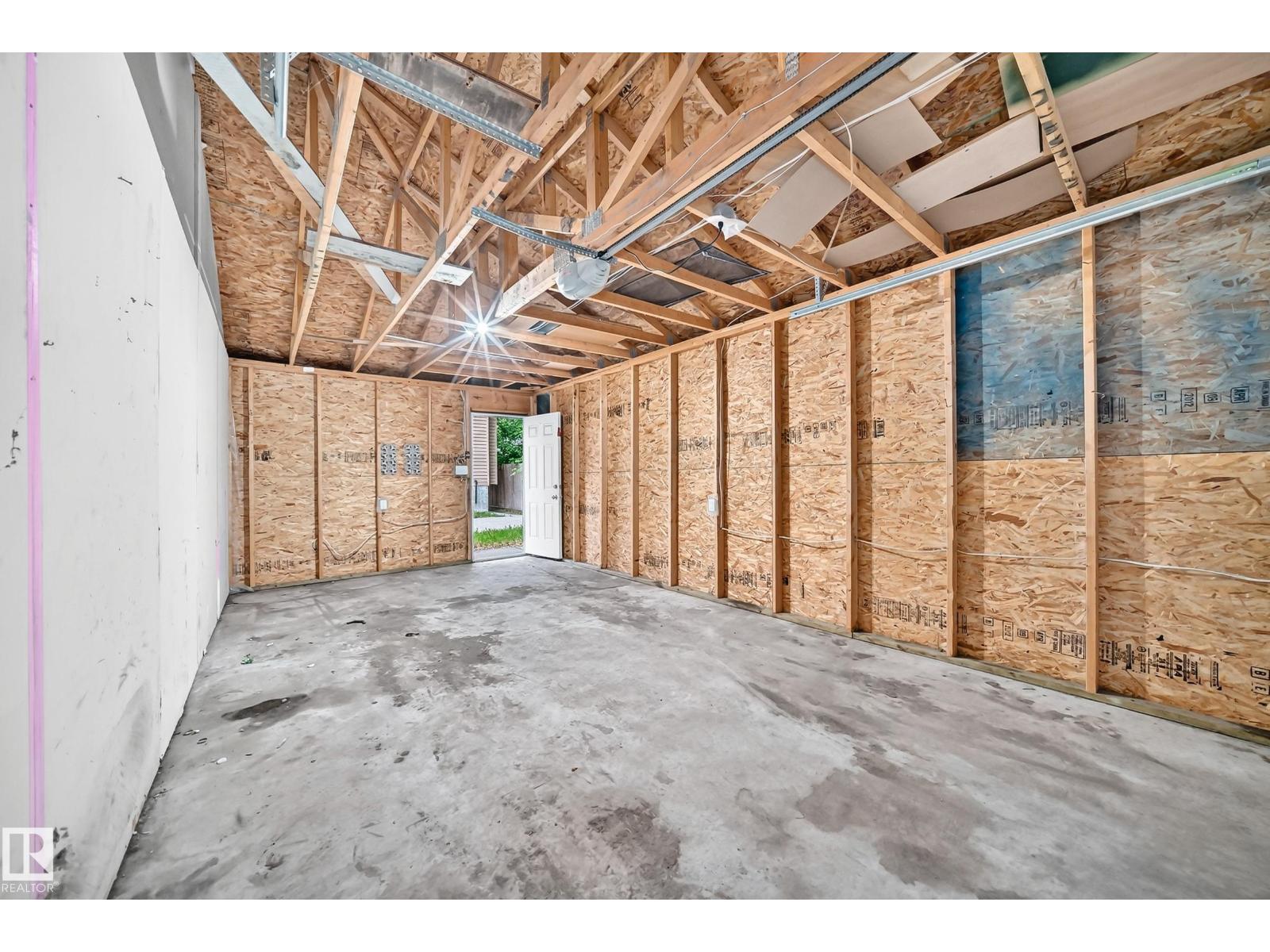 12124 122 ST NW - 45
