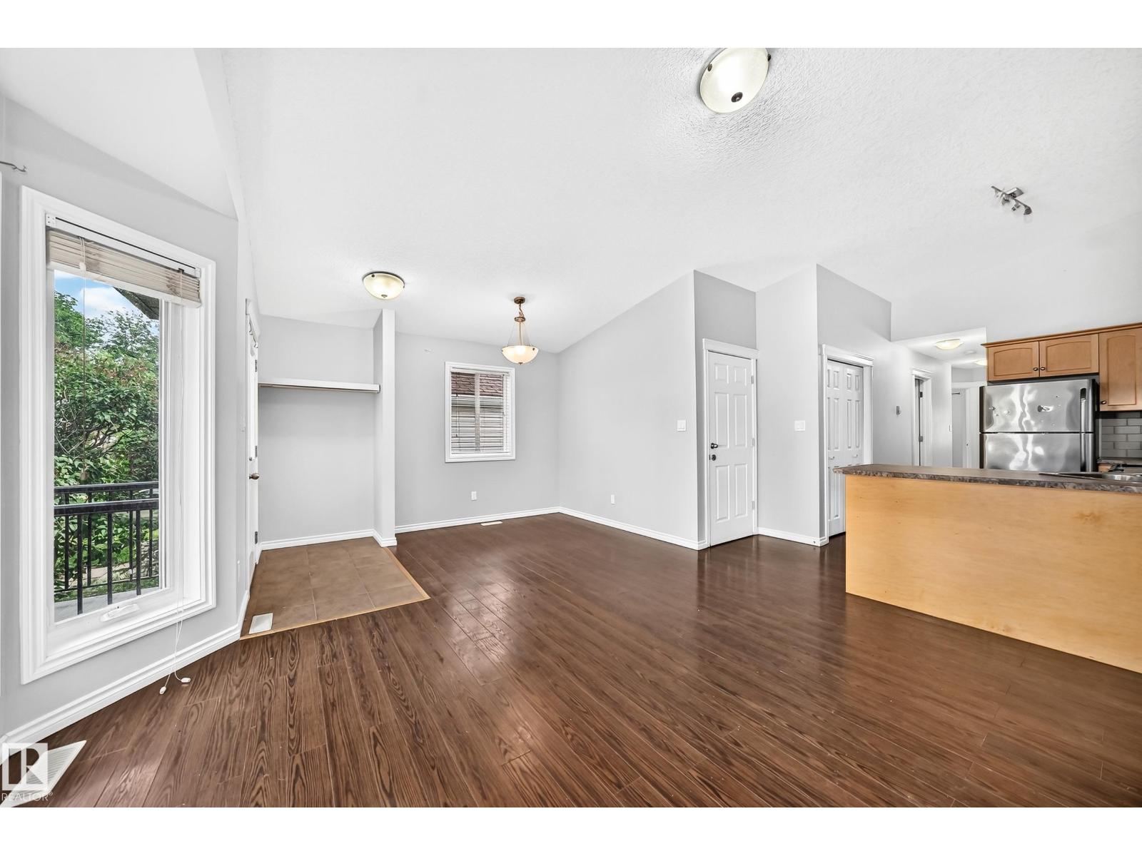 12124 122 ST NW - 5