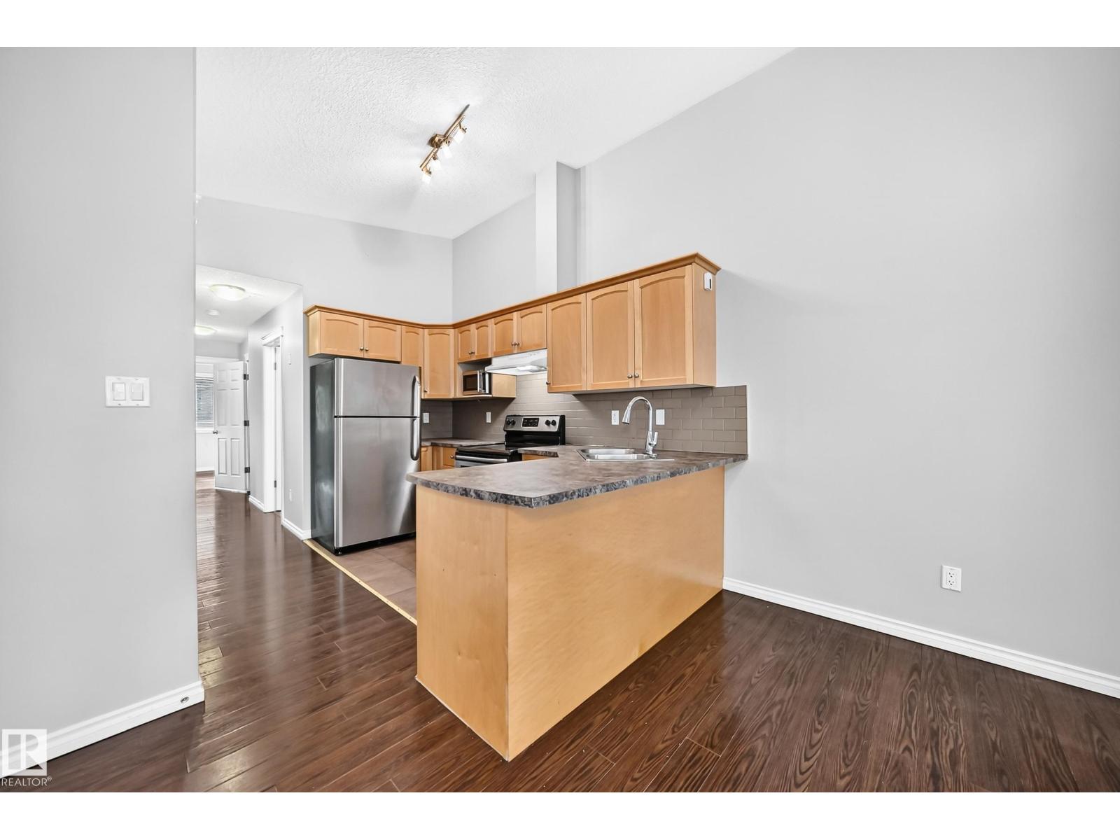 12124 122 ST NW - 9