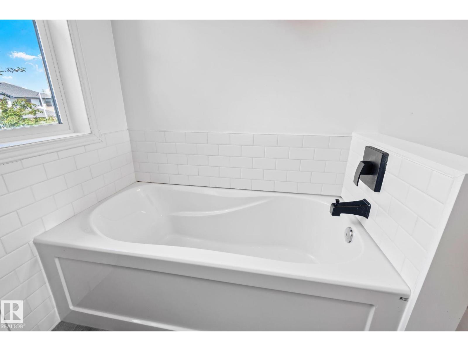 13411 149 AV NW - 40
