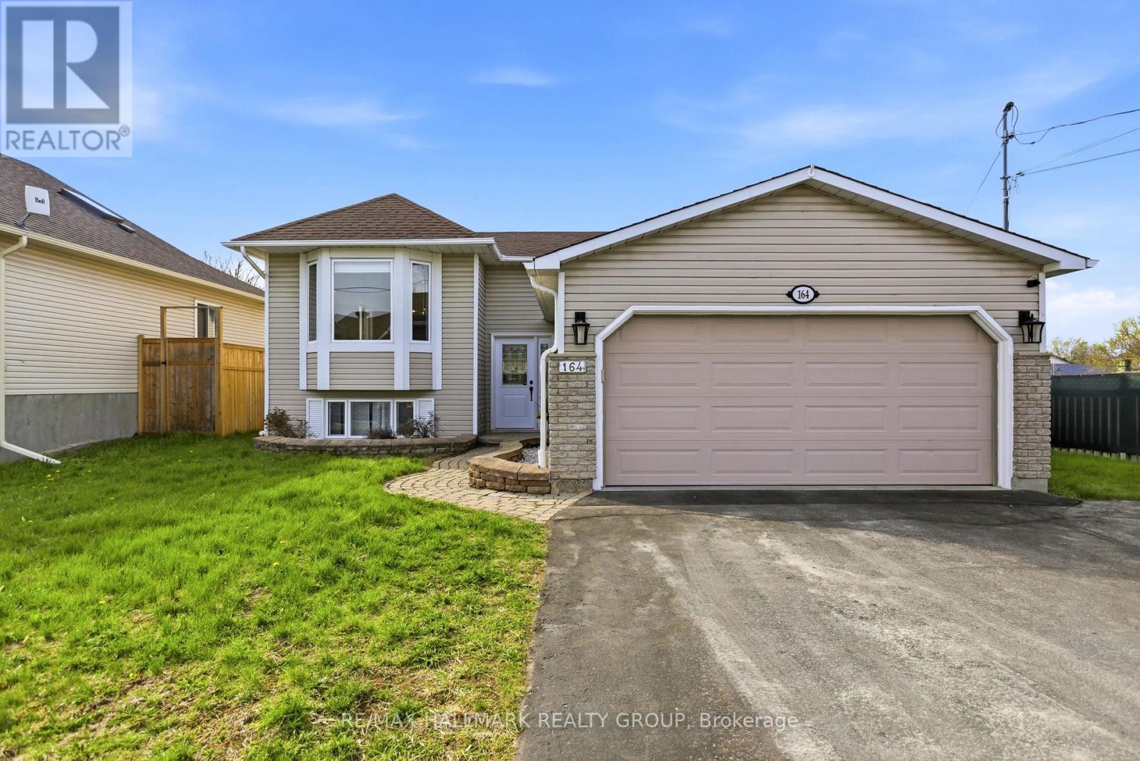 164 PATTERSON CRESCENT - 1