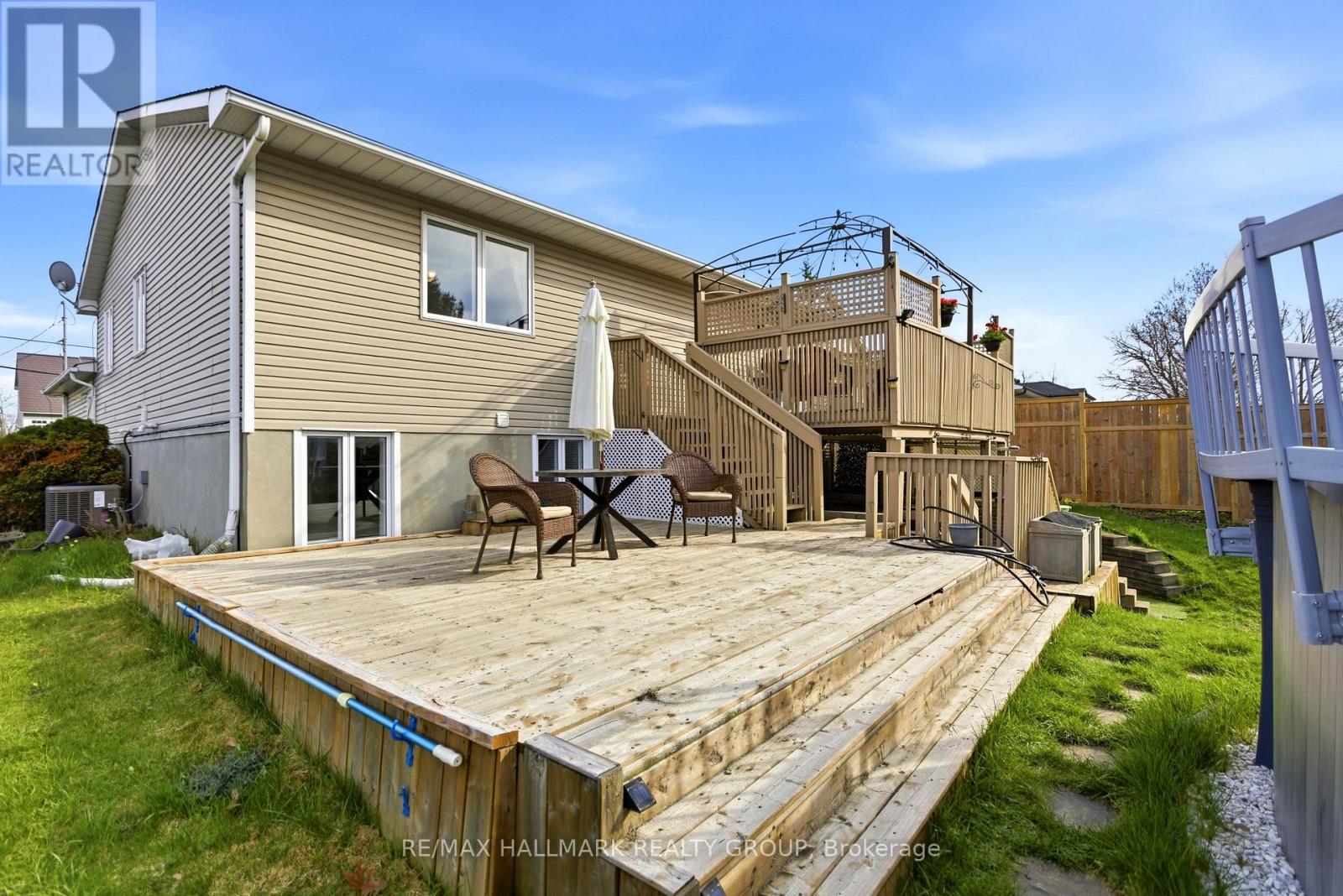 164 PATTERSON CRESCENT - 23