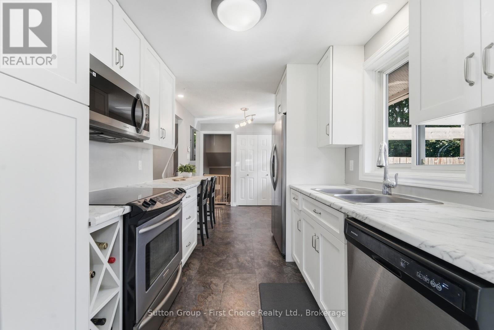 72 AVONWOOD DRIVE W - 12