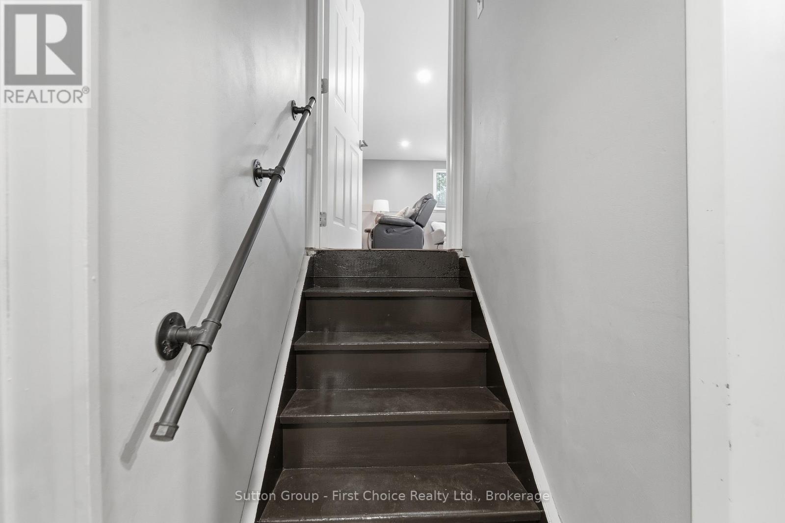 72 AVONWOOD DRIVE W - 29