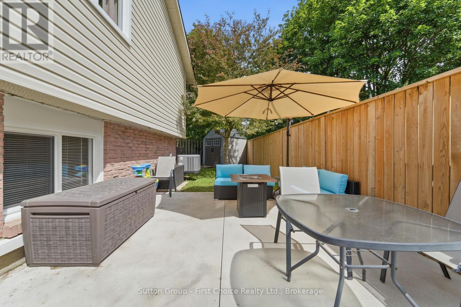 72 AVONWOOD DRIVE W - 34