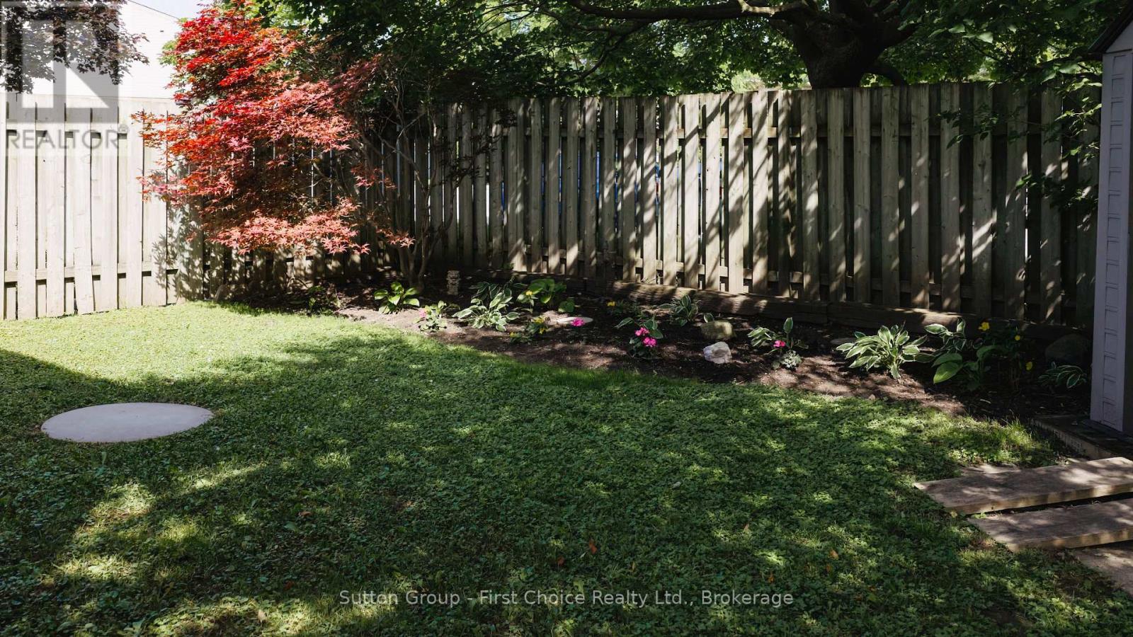 72 AVONWOOD DRIVE W - 38