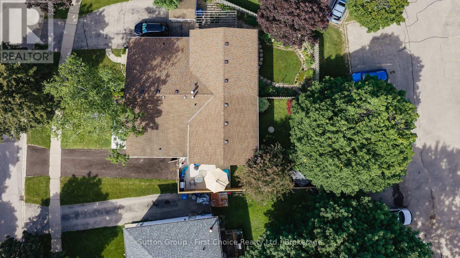 72 AVONWOOD DRIVE W - 39