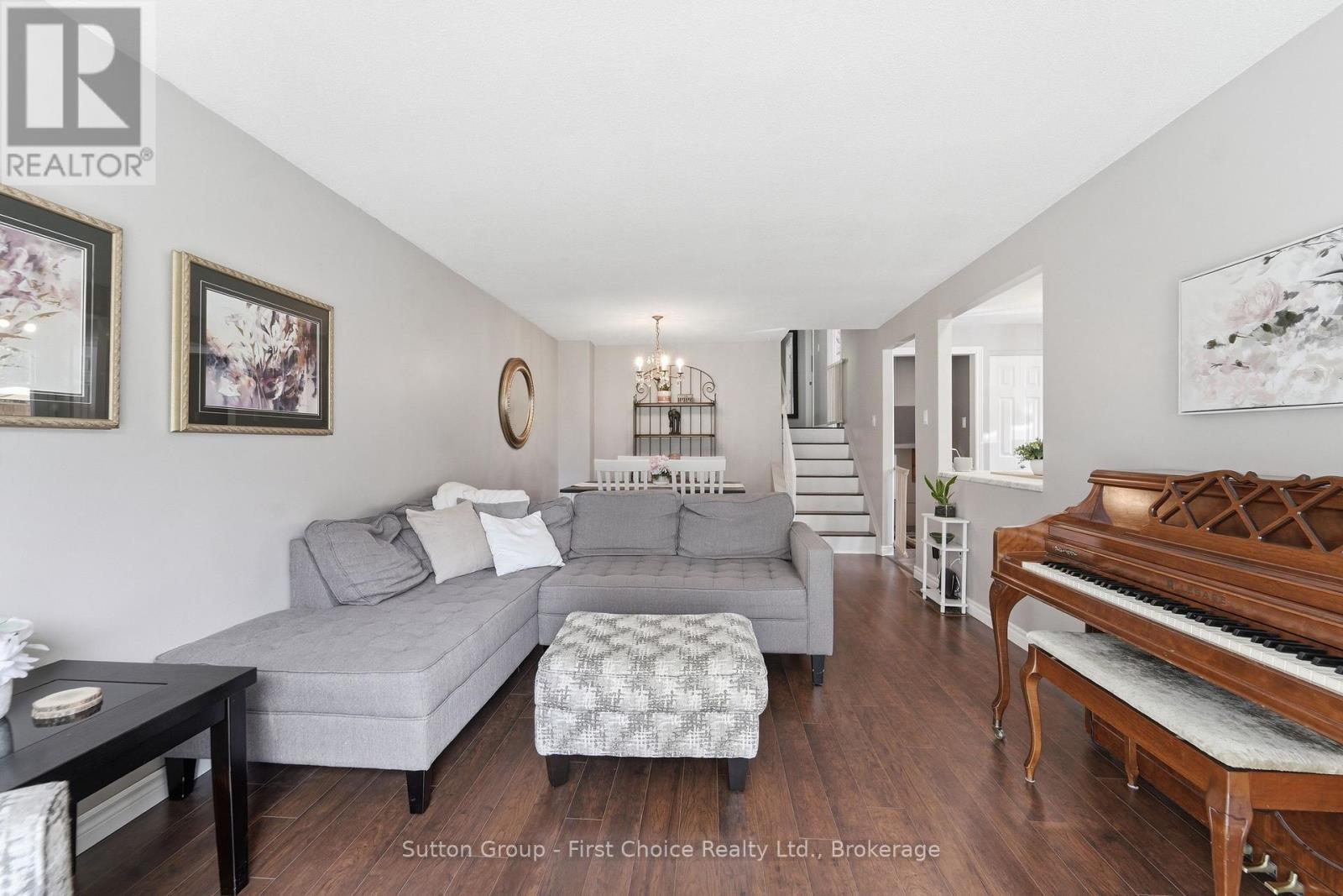 72 AVONWOOD DRIVE W - 7