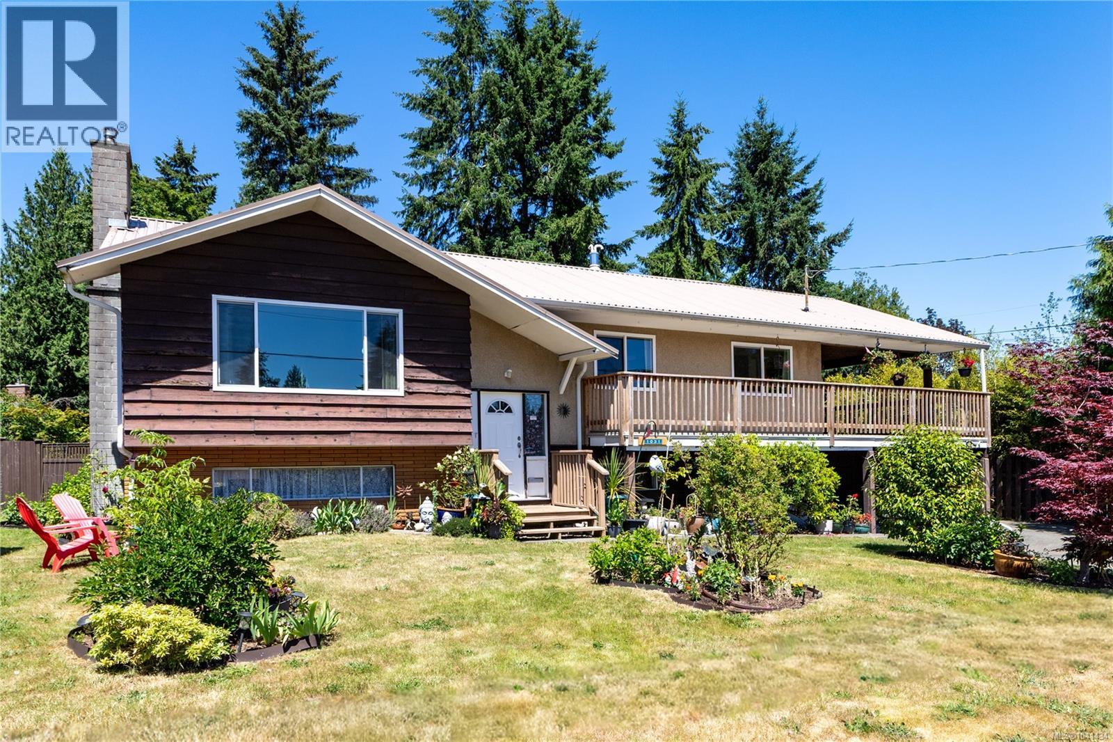 1031 16th St, Courtenay