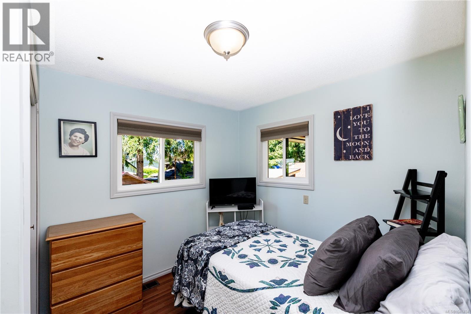 1031 16th St, Courtenay
