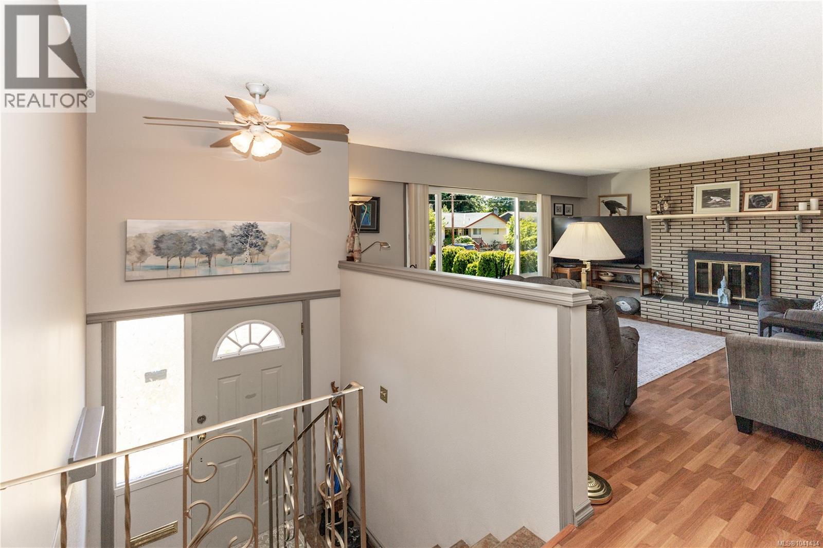 1031 16th St, Courtenay