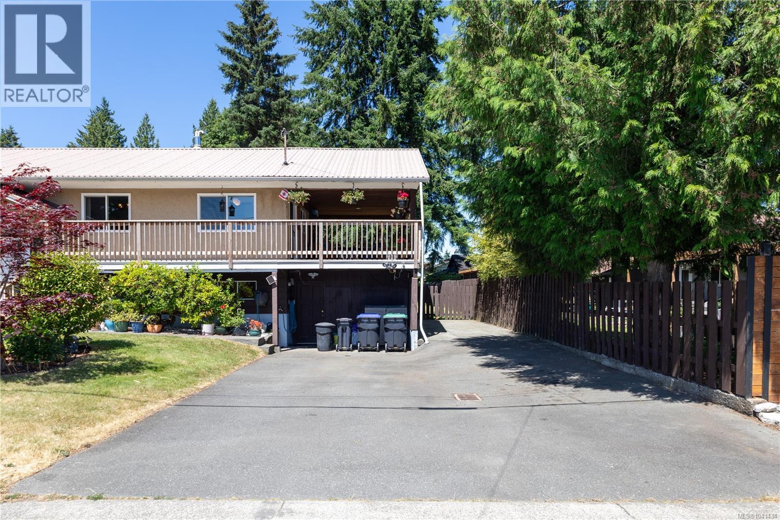 1031 16th St, Courtenay