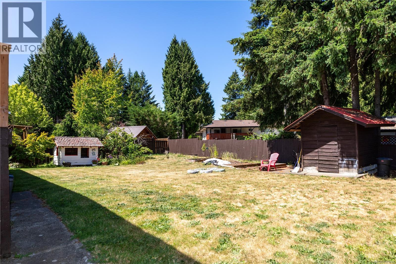1031 16th St, Courtenay