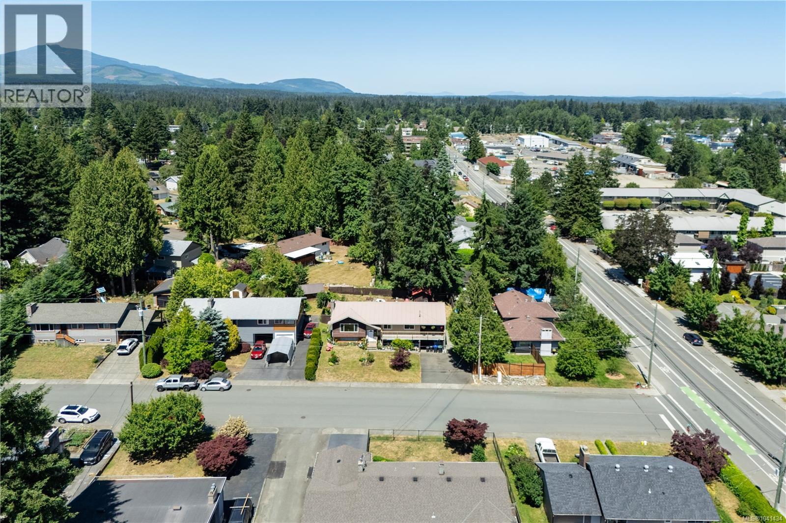 1031 16th St, Courtenay