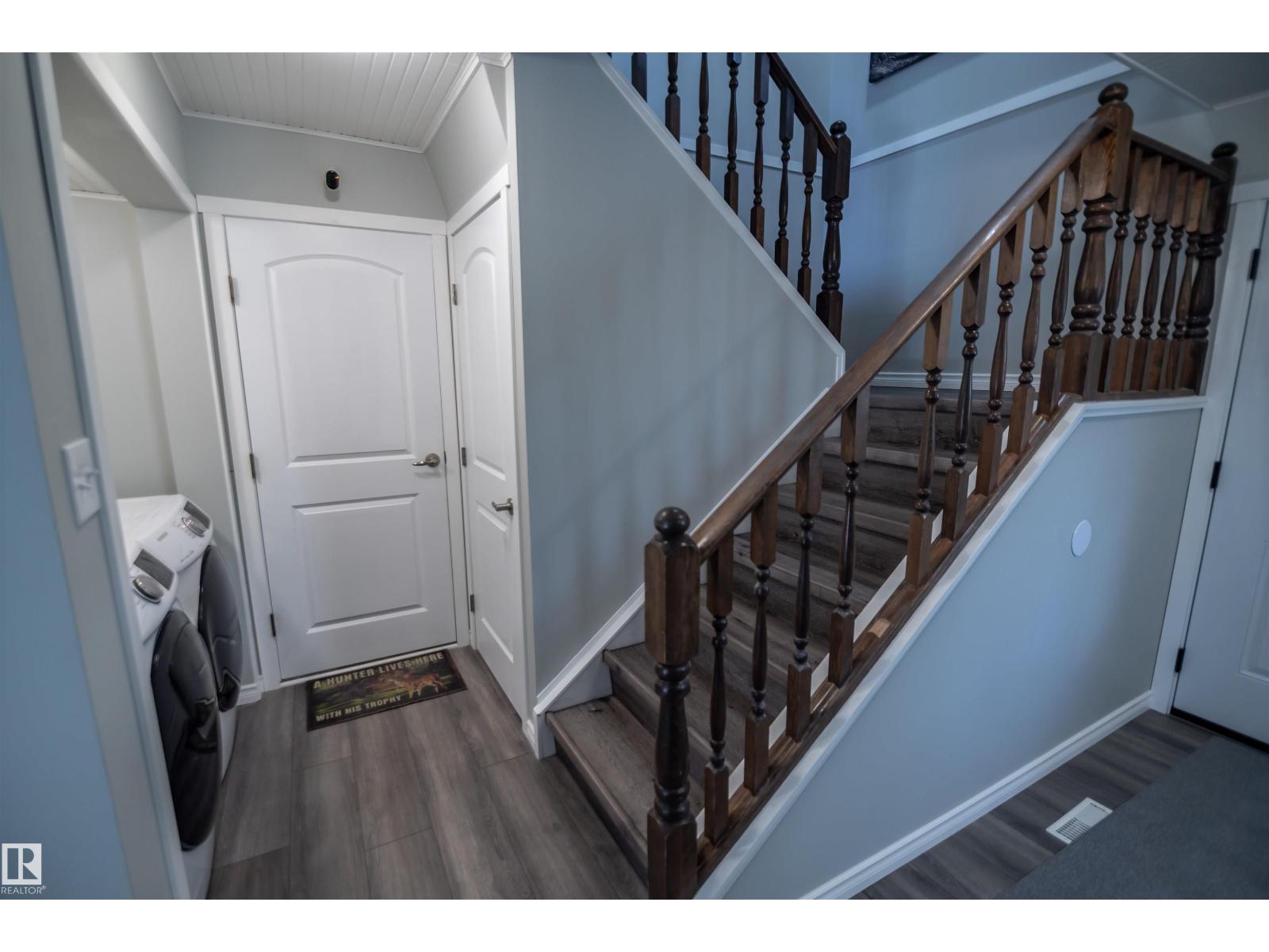 4632 46 AV — photo 15
