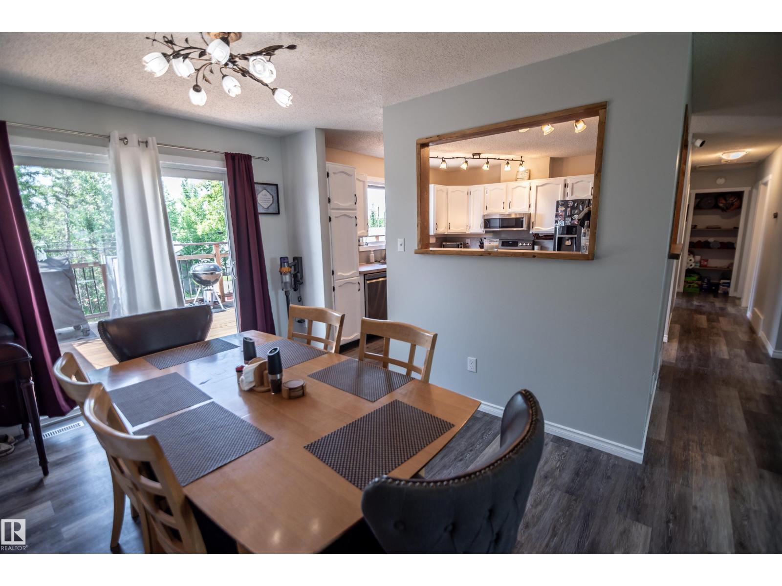 4632 46 AV — photo 21