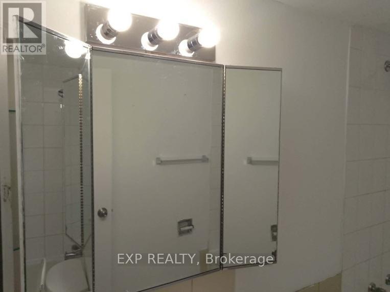 #816 320 DIXON ROAD - 15