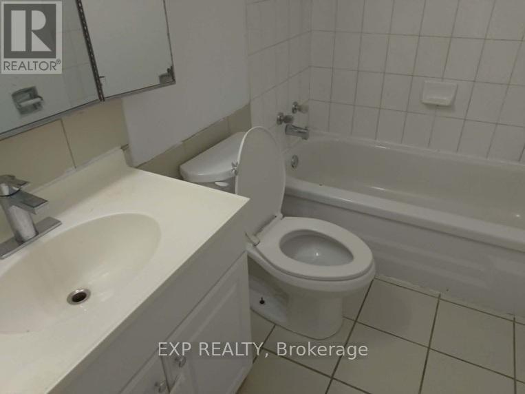 #816 320 DIXON ROAD - 16