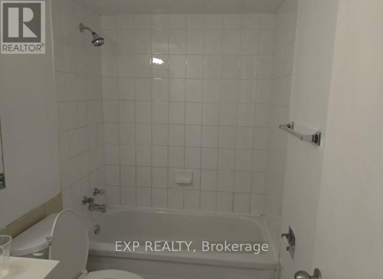 #816 320 DIXON ROAD - 17