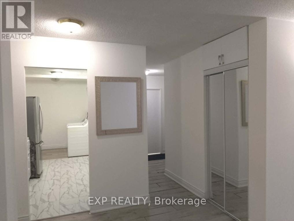#816 320 DIXON ROAD - 9