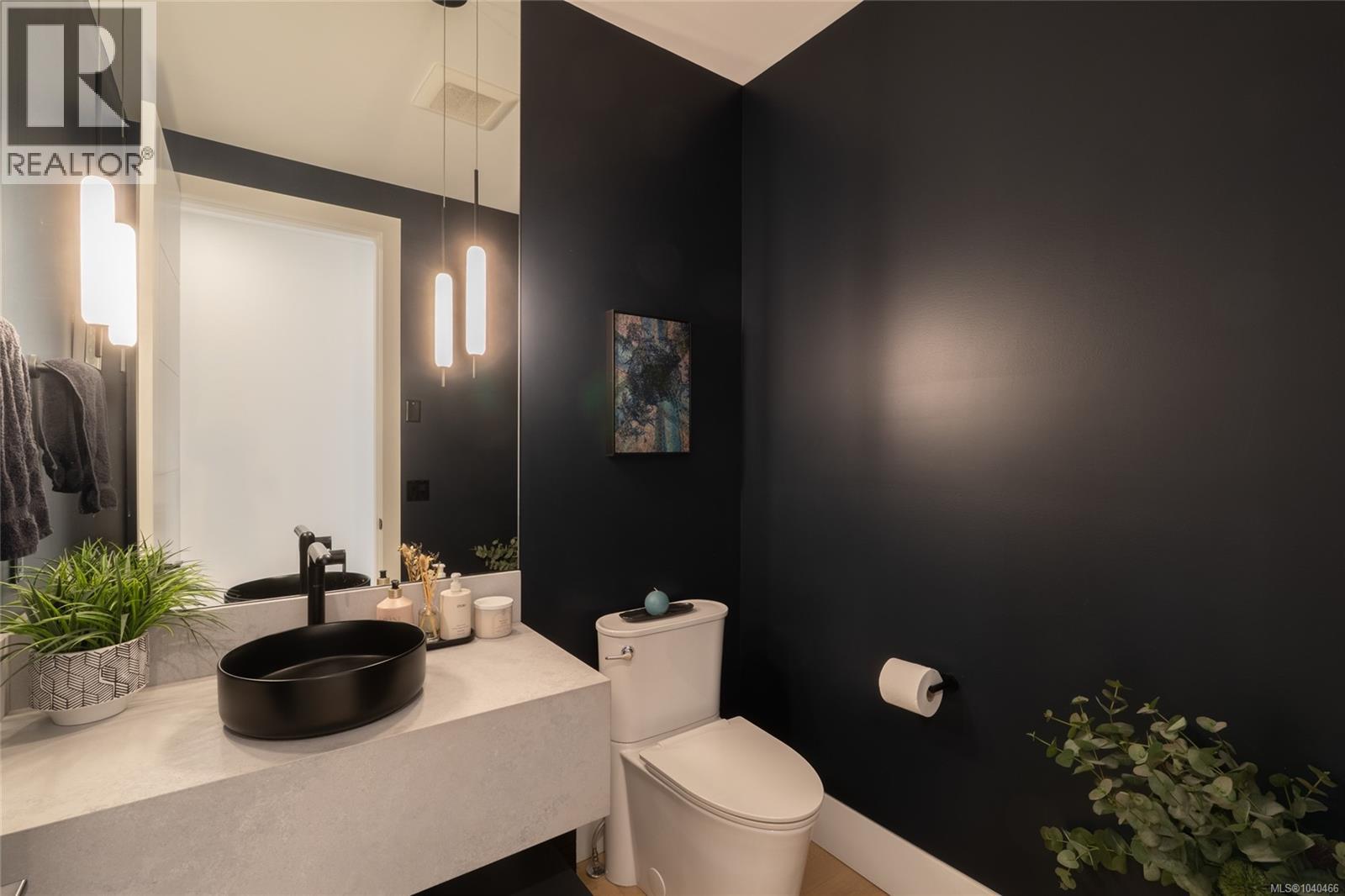 7376 High Ridge Cres - 24
