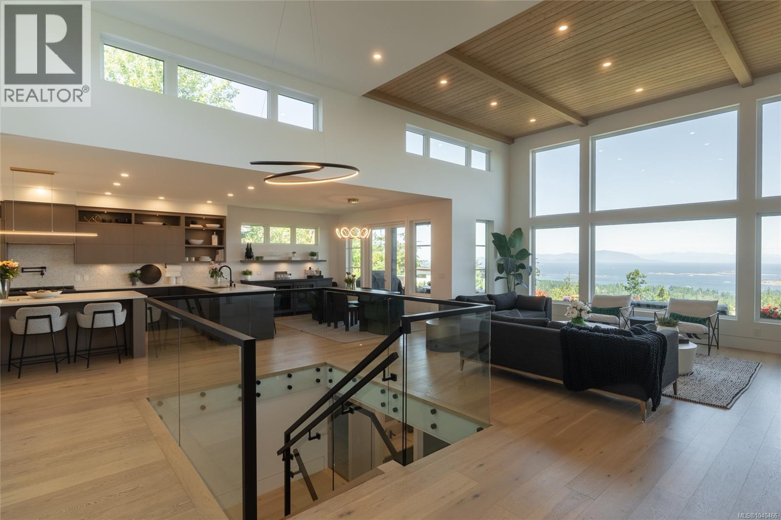 7376 High Ridge Cres - 5