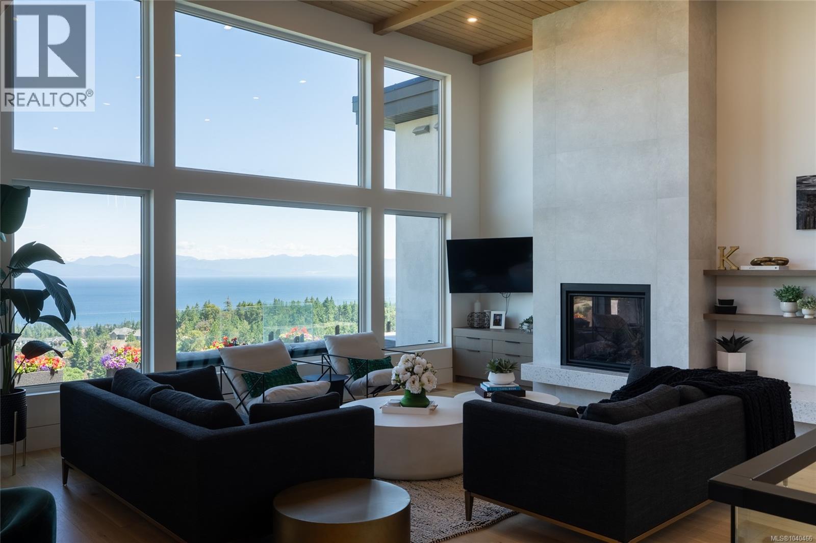 7376 High Ridge Cres - 7