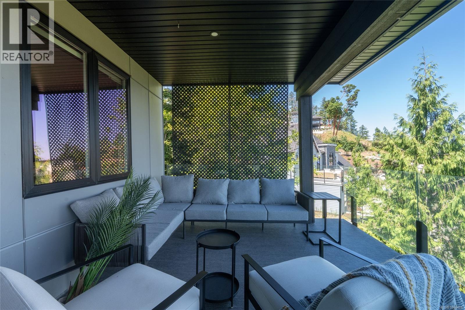 7376 High Ridge Cres - 56