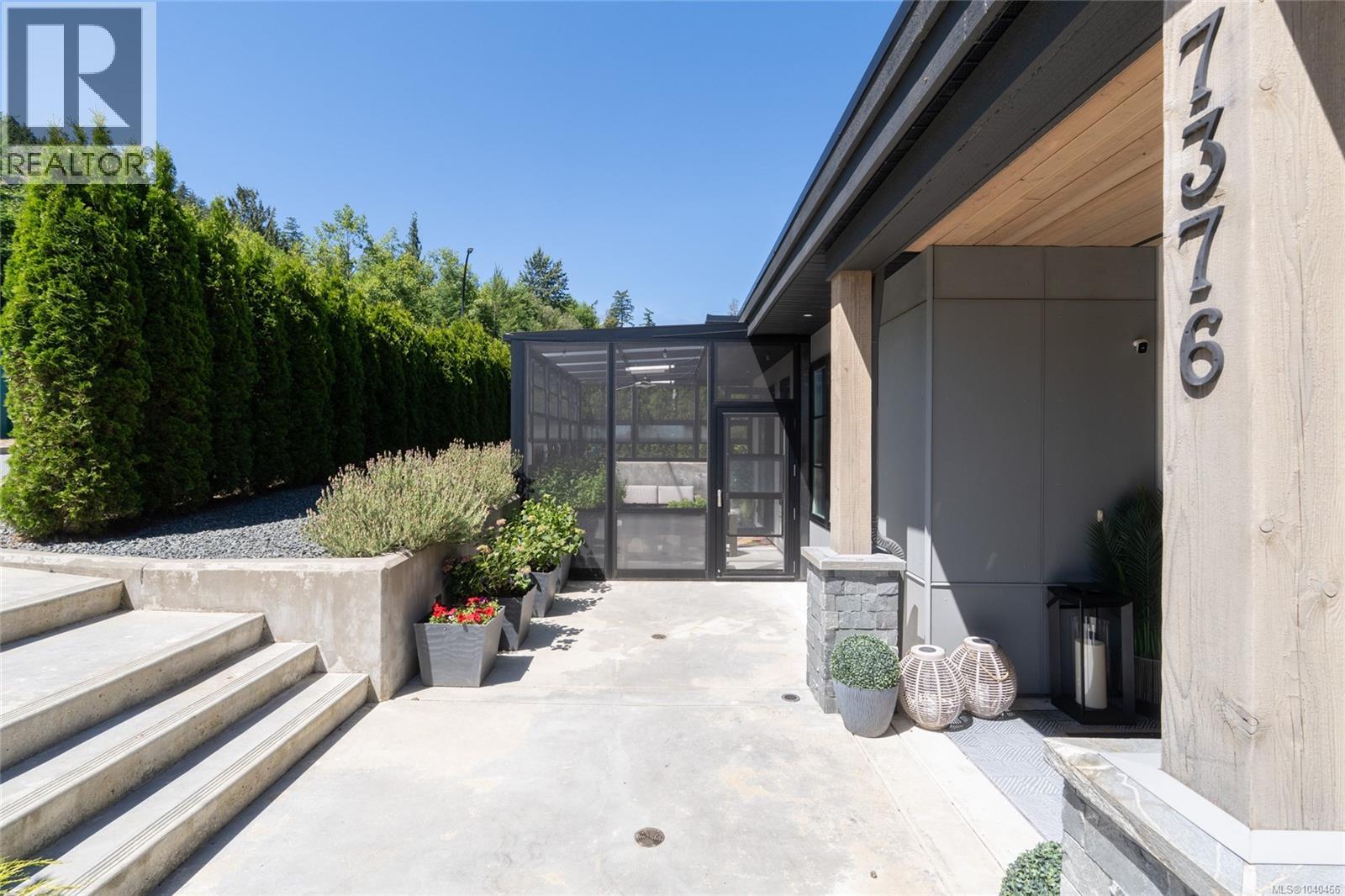 7376 High Ridge Cres - 66