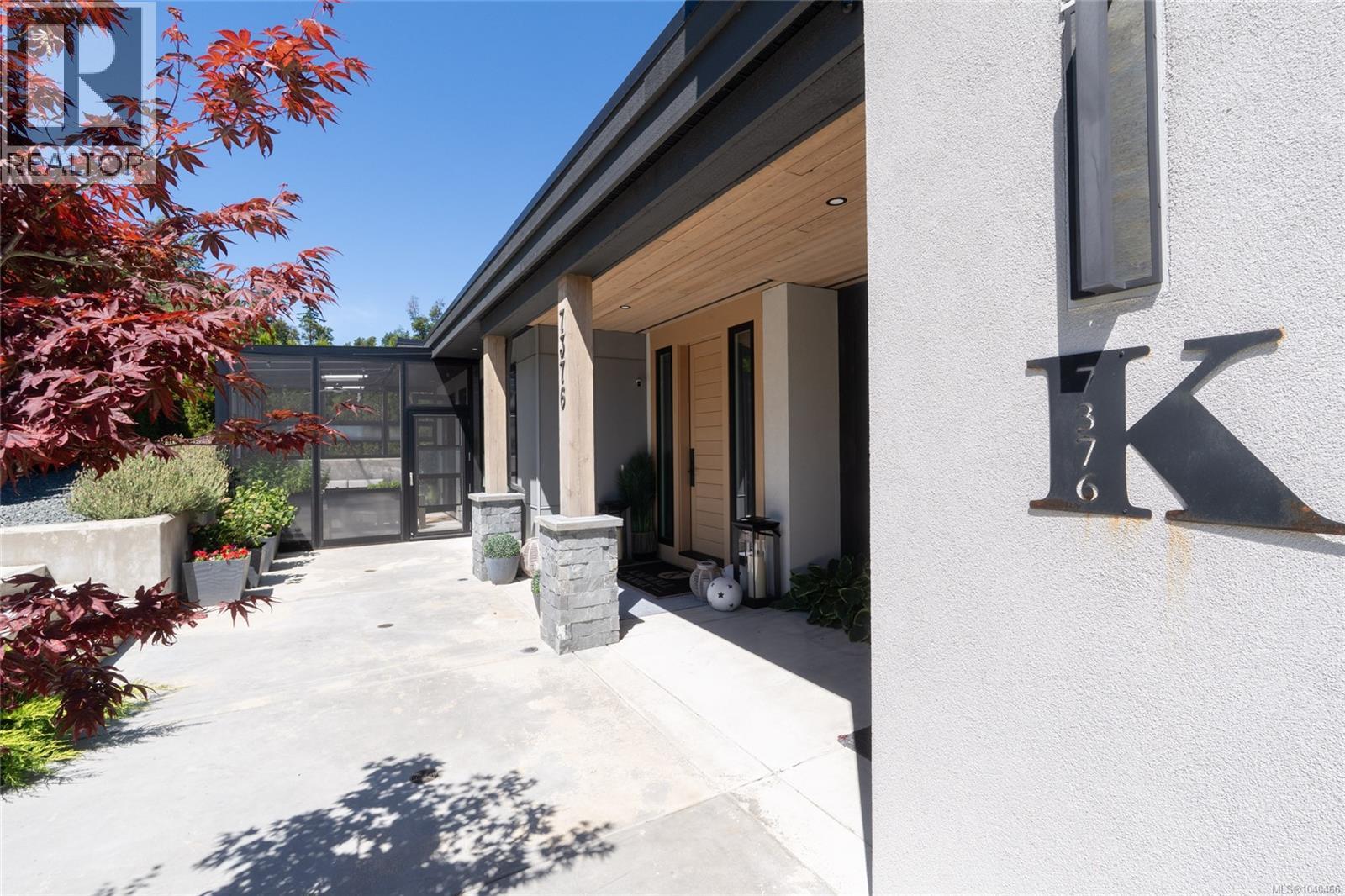 7376 High Ridge Cres - 65