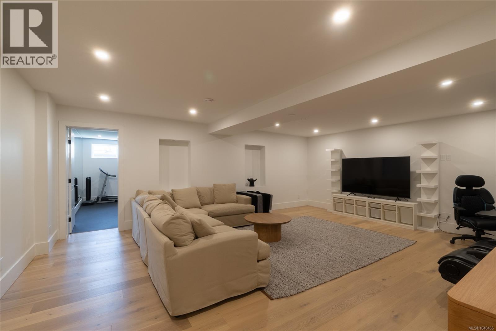 7376 High Ridge Cres - 41