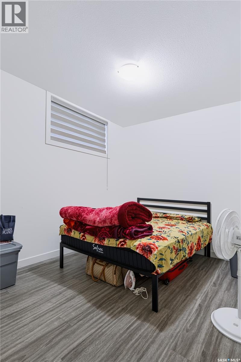 164 Thakur STREET - 35