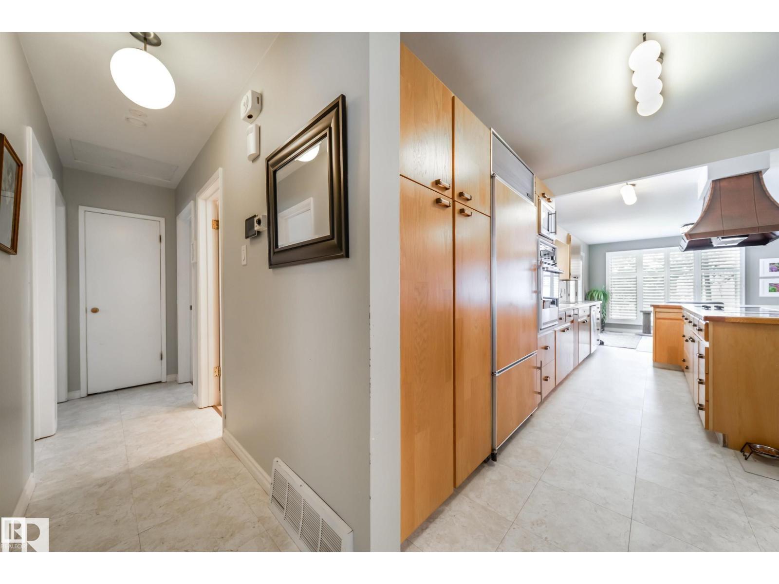 10231 46 ST NW - 10
