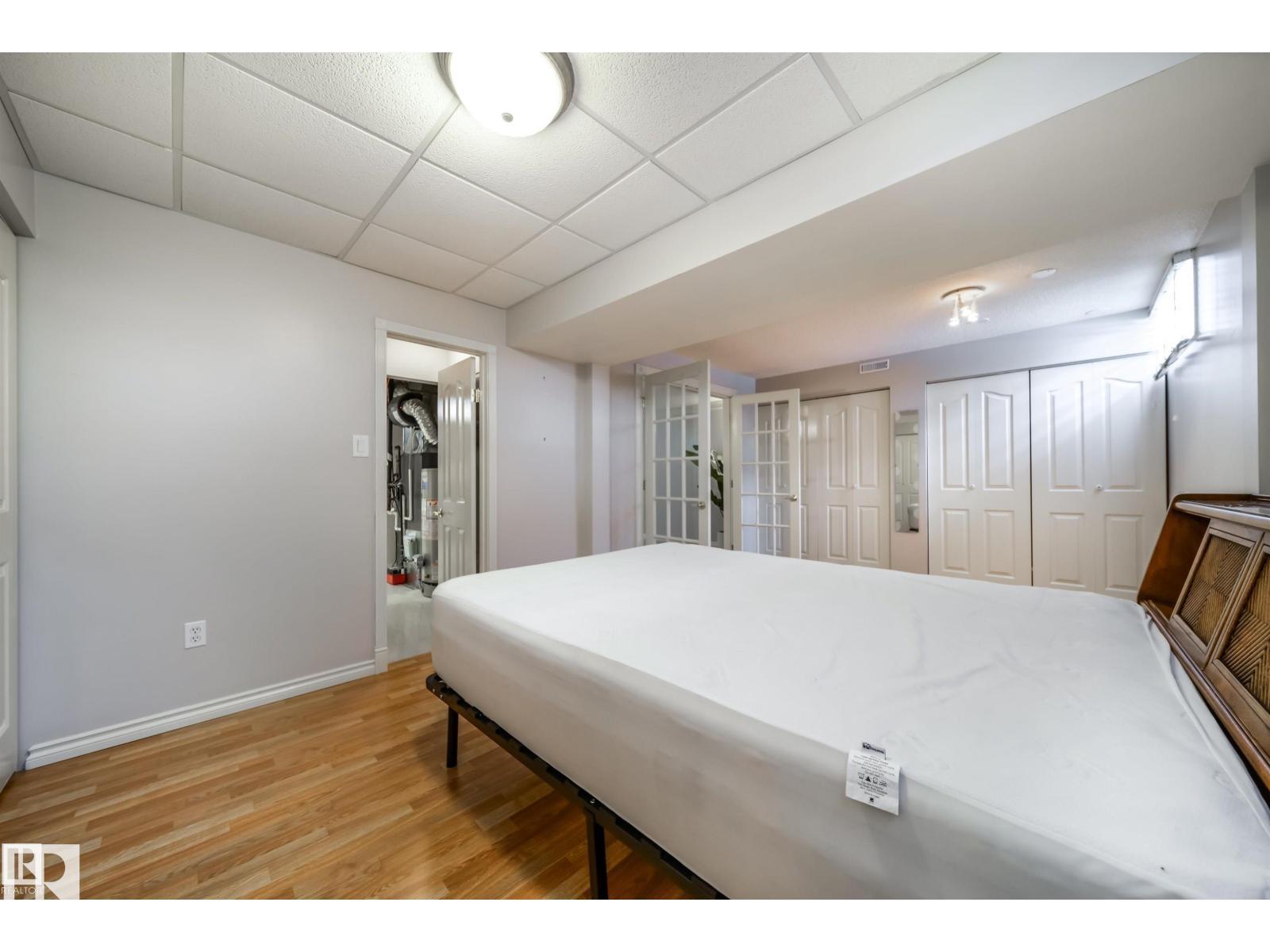 10231 46 ST NW - 45
