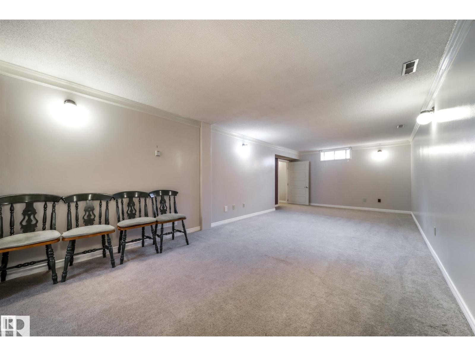 10231 46 ST NW - 43