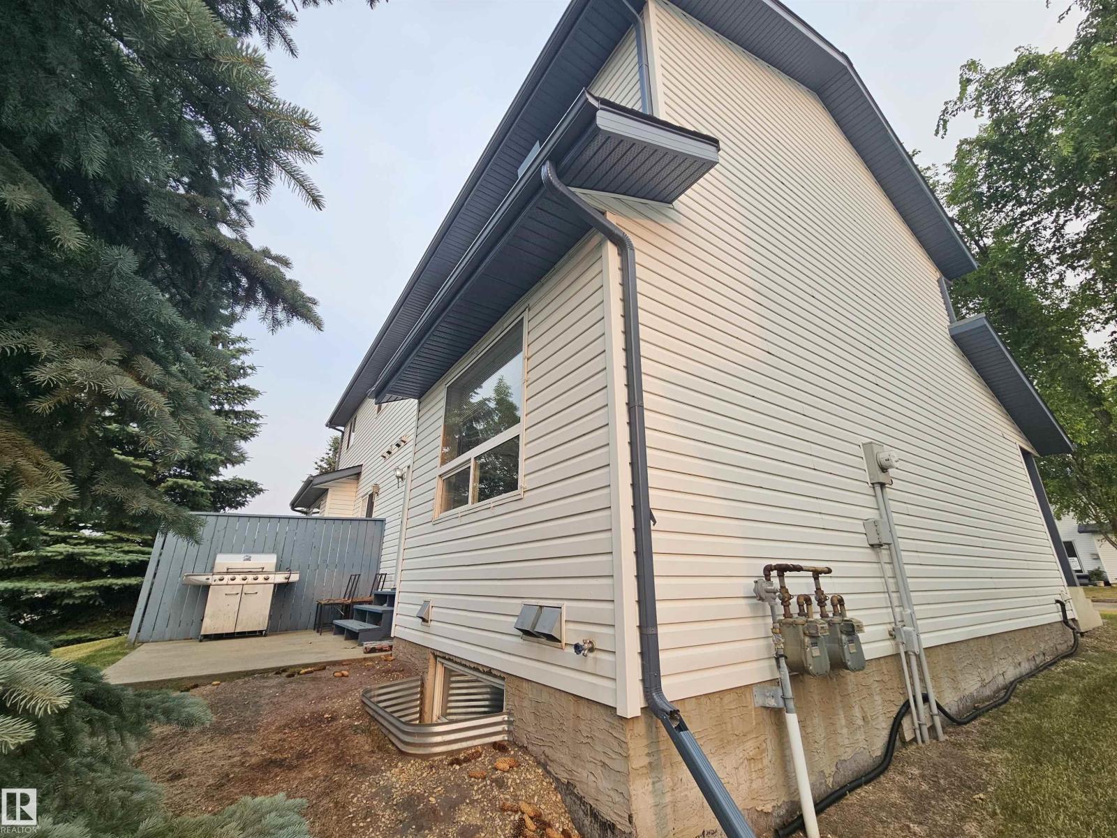 #27 3 GROVE MEADOW DR — photo 16