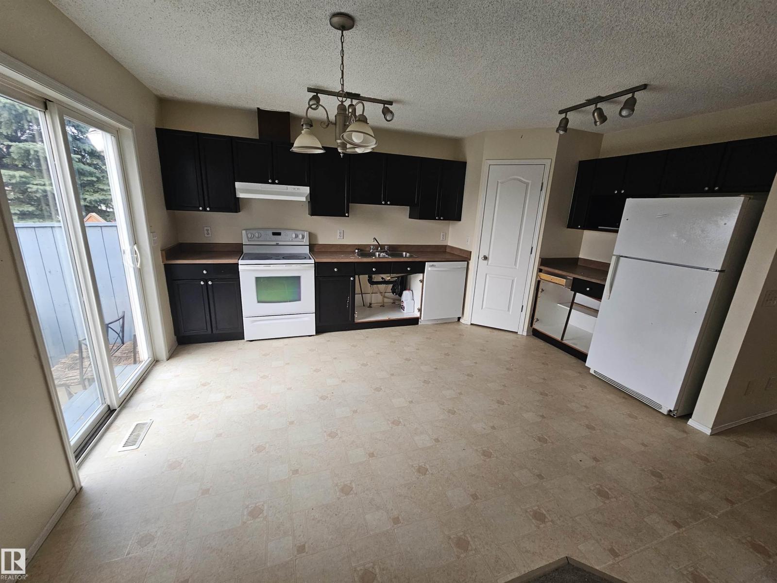 #27 3 GROVE MEADOW DR - photo 3