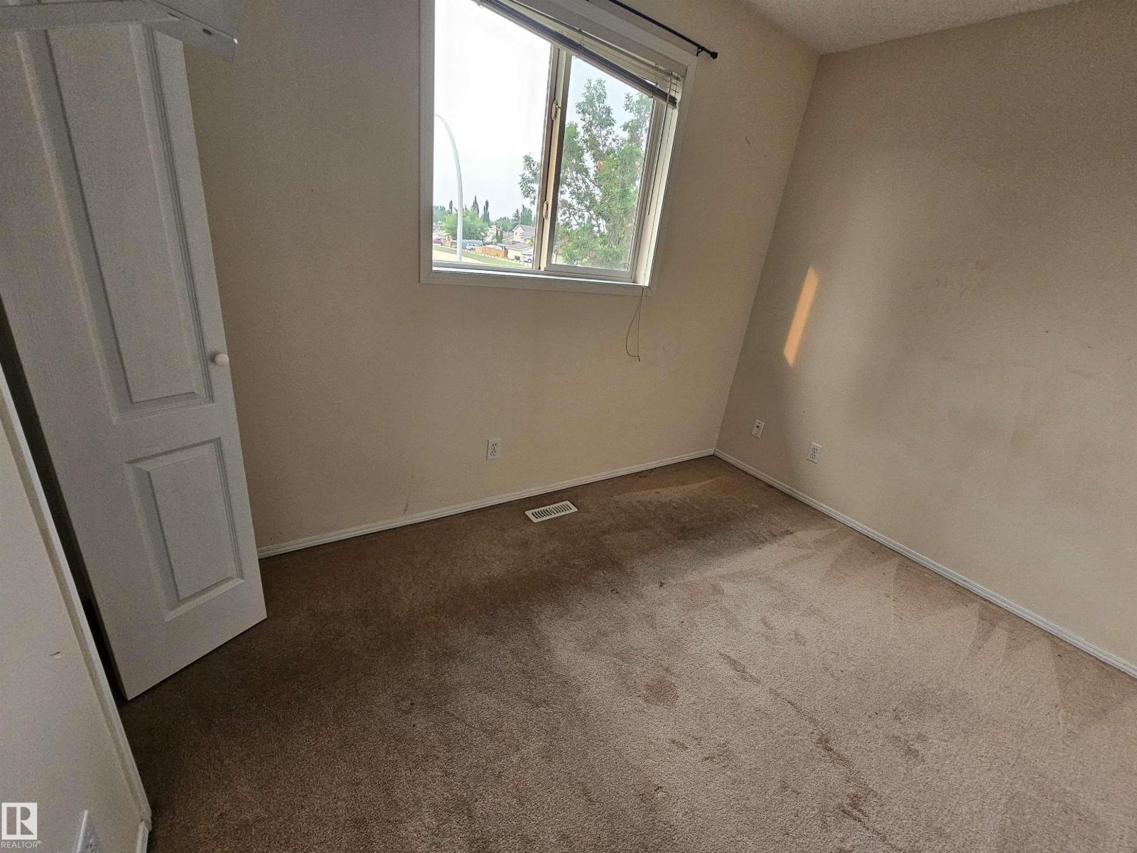 #27 3 GROVE MEADOW DR — photo 8