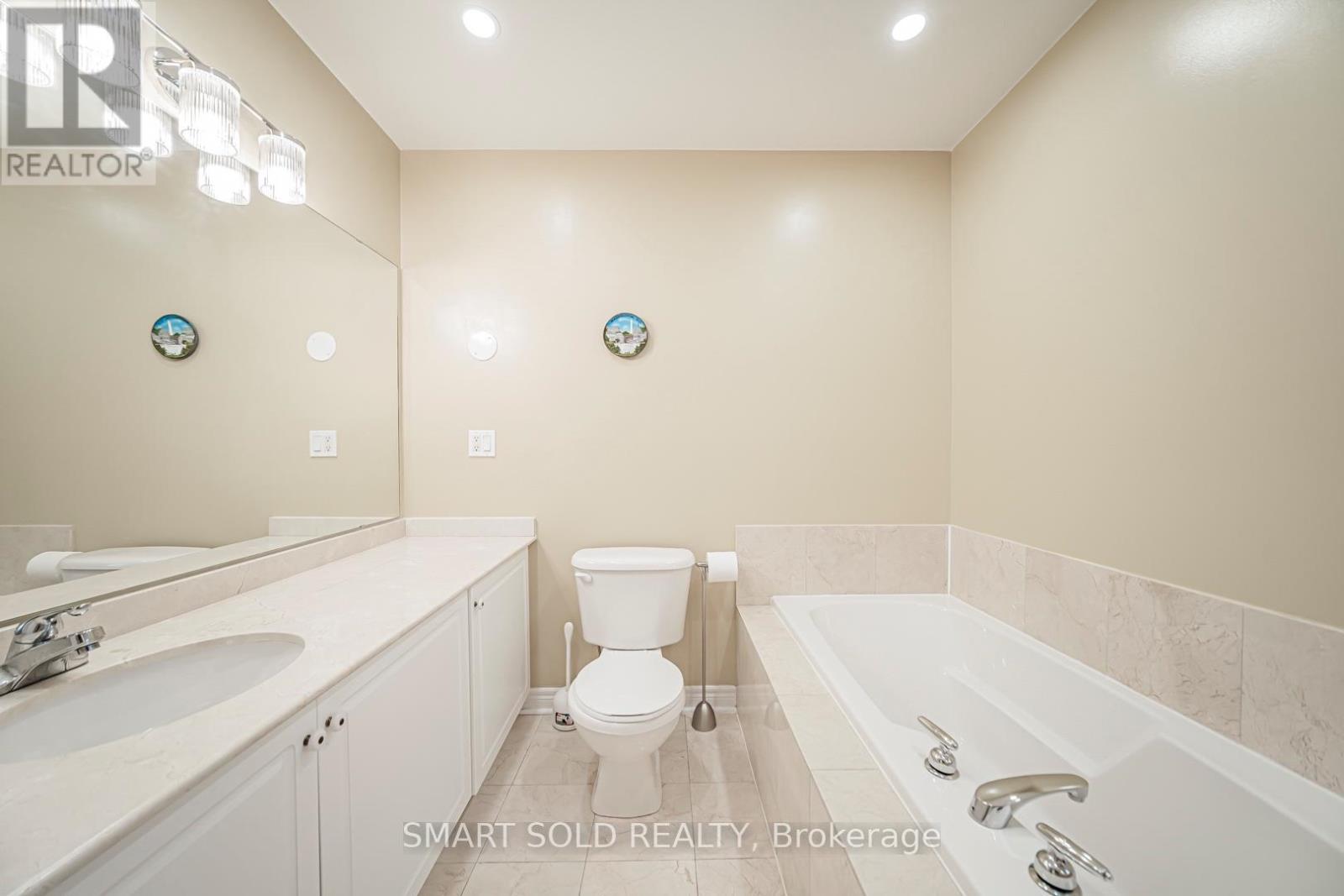 #16 9133 BAYVIEW AVENUE - 24