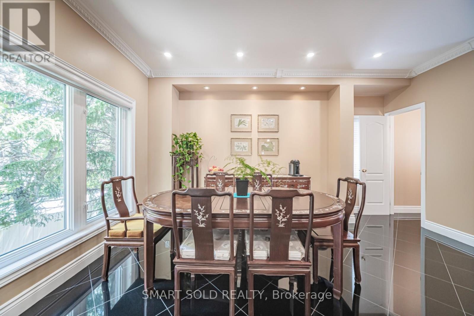 #16 9133 BAYVIEW AVENUE - 12