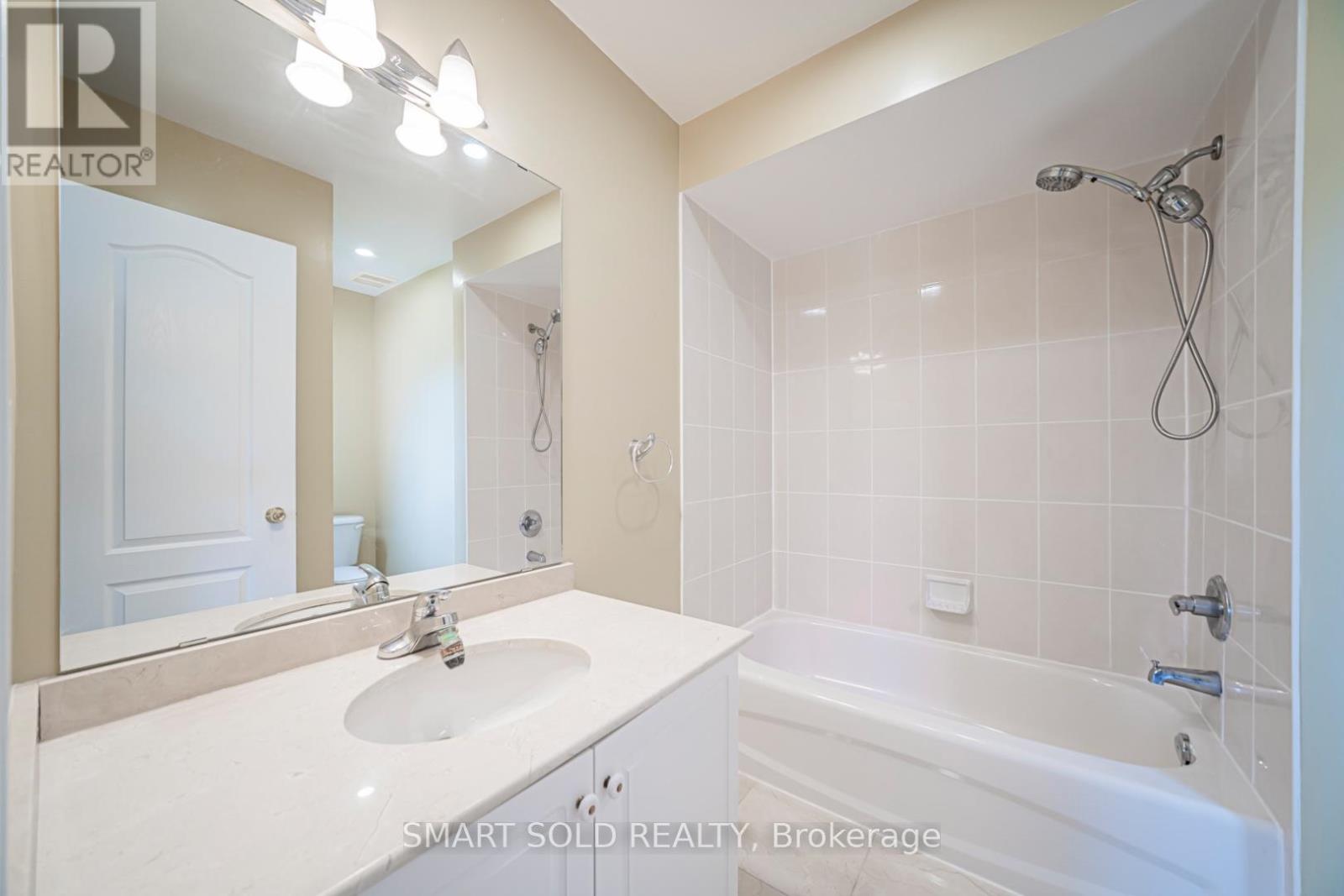#16 9133 BAYVIEW AVENUE - 30