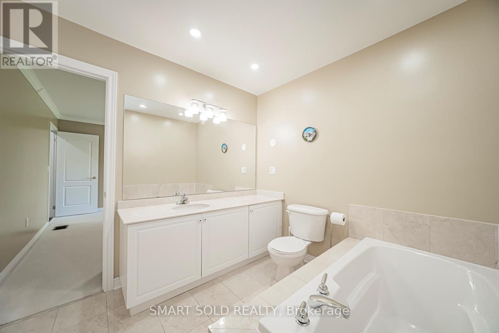 #16 9133 BAYVIEW AVENUE - 25