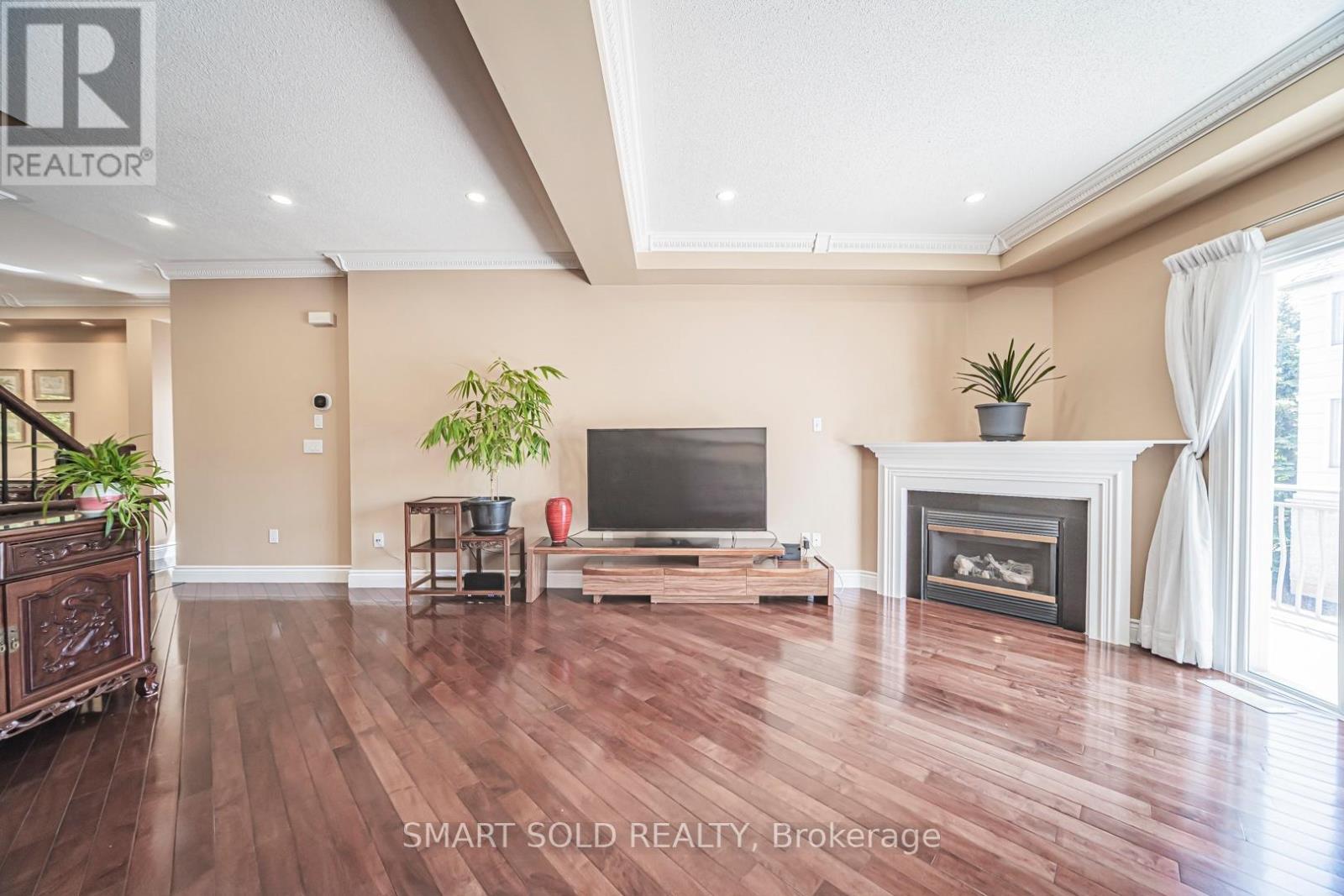 #16 9133 BAYVIEW AVENUE - 10